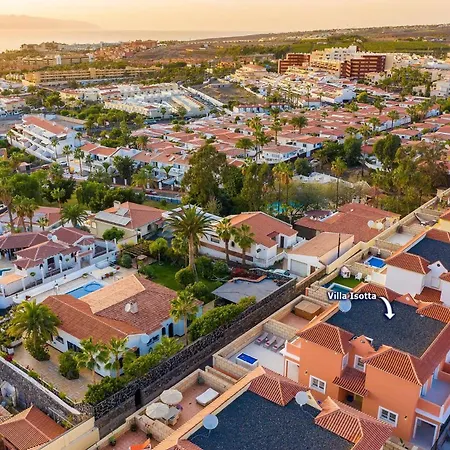 فيلة Isotta By *